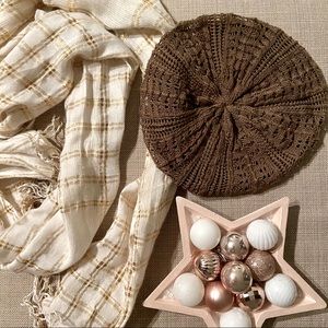 H&M-Crochet Beret (Emily in Paris Style)